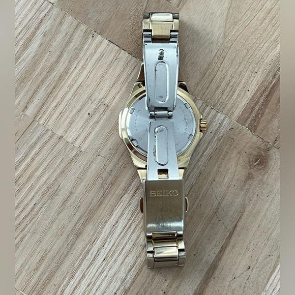 Seiko Coutura Ladies Watch Gold-Tone Bracelet Case White Dial Date Window main image 3